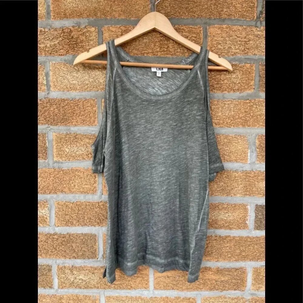 LNA cold shoulder top small